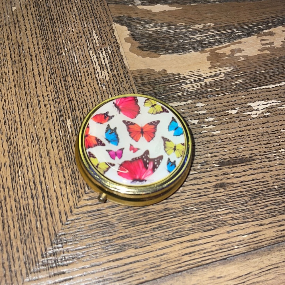 Pill holder case